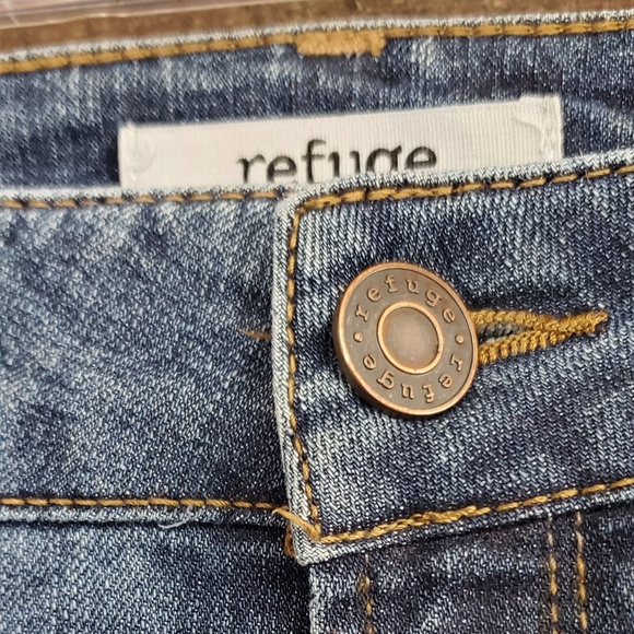 Refuge Size 8 Jeans - Picture 2 of 3